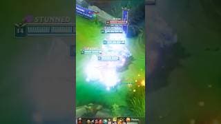 Zinie hits a 4-MAN TIBBERS ULT on Dignitas